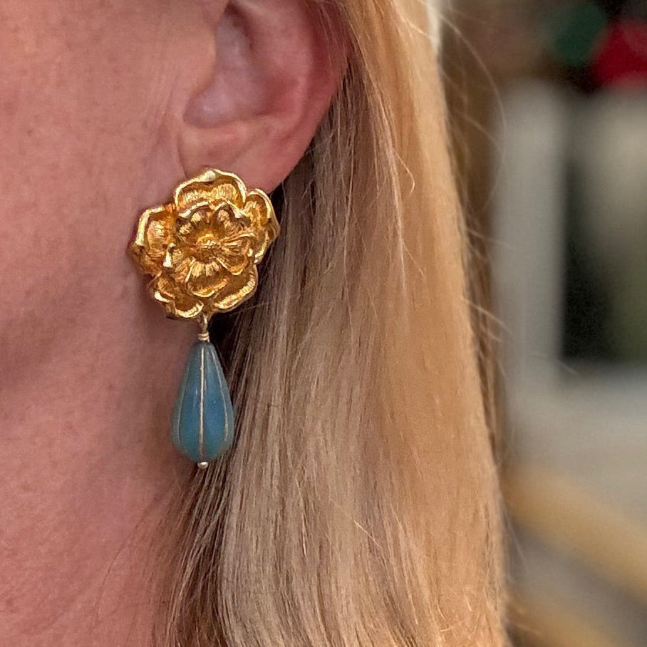 Avon Flower Dangle Earrings