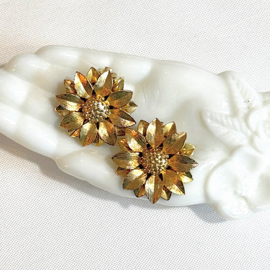 “Sarah Coventry” sunflower clip earrings