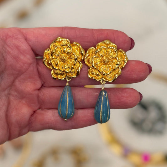 Avon Flower Dangle Earrings