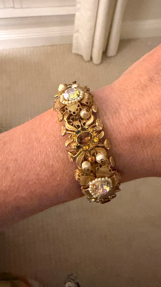 Gemstone Floral Clamper