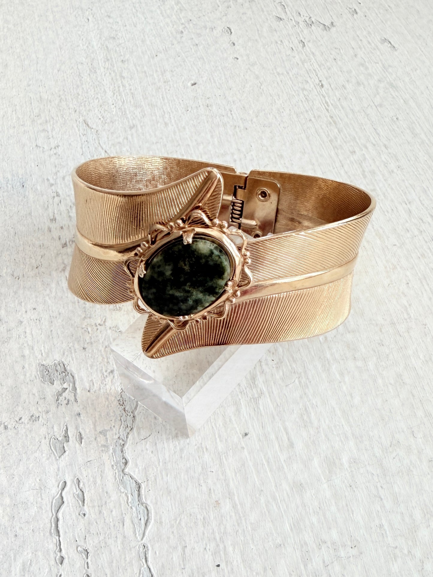 Gold Feather Clamper