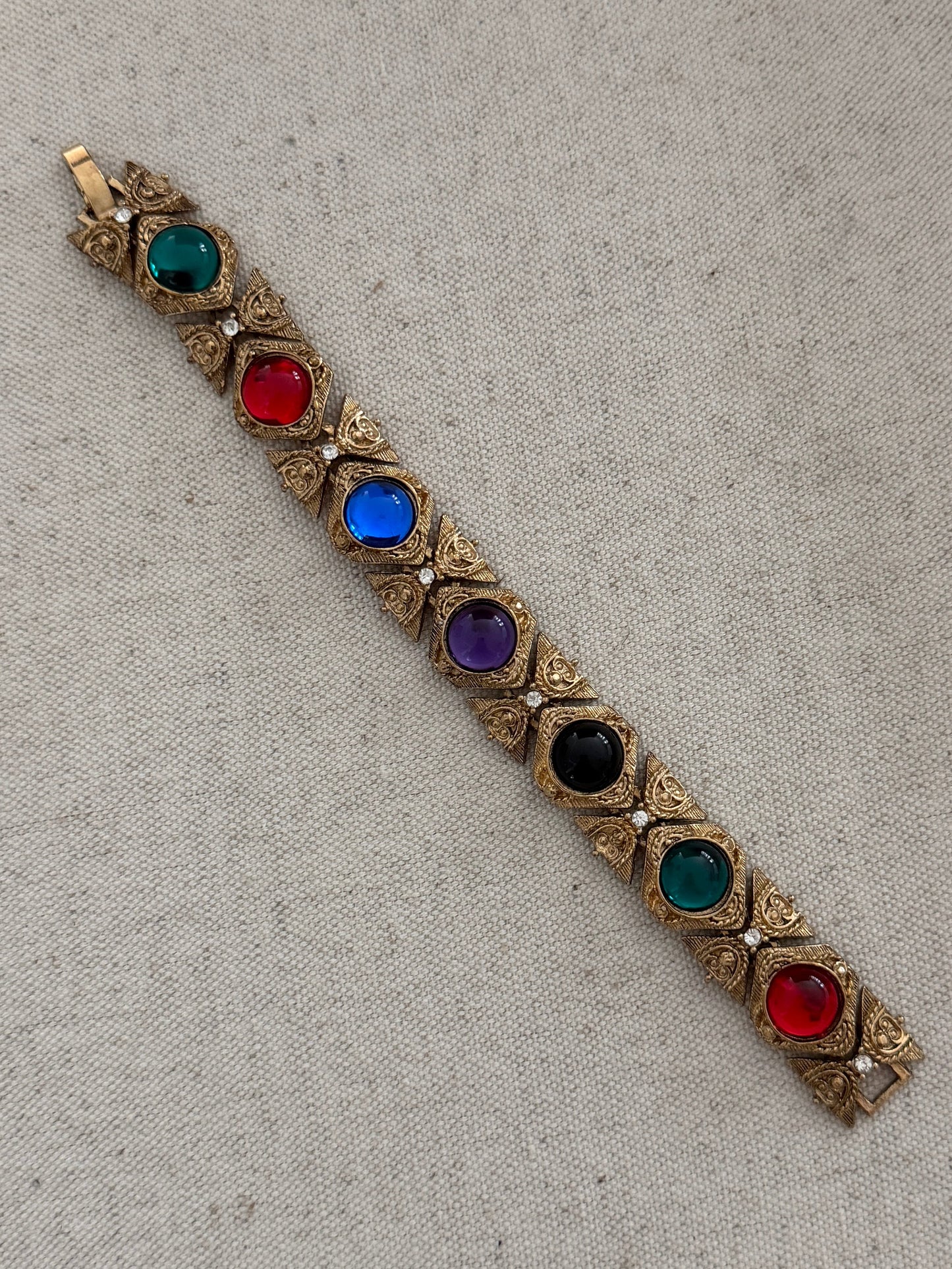 Mogul Style Cabochon Bracelet